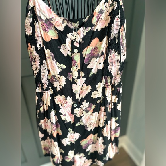 Romper - Picture 2 of 3